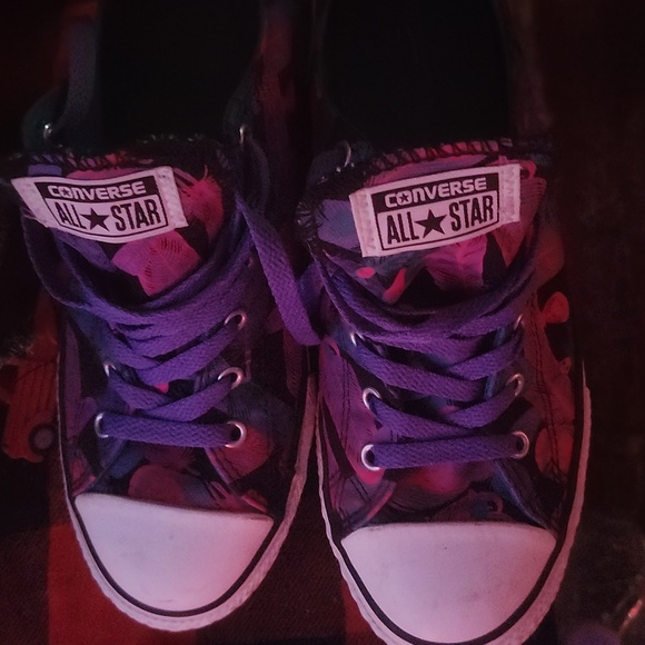 Converse shoes - Picture 8 of 8